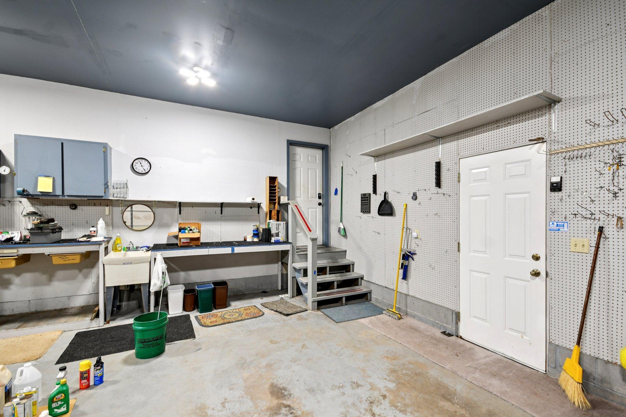 45-web-or-mls-Maple Ln-S2110-045.jpg