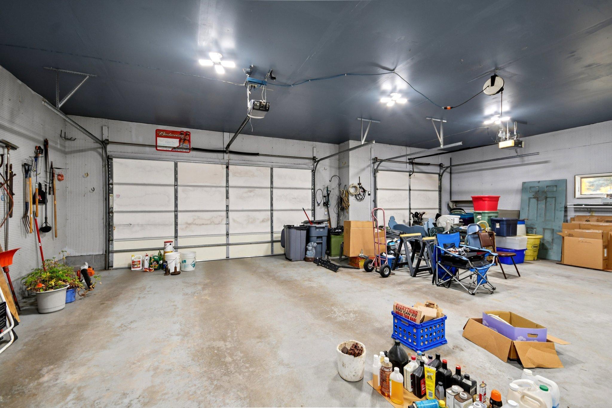 46-web-or-mls-Maple Ln-S2110-046.jpg