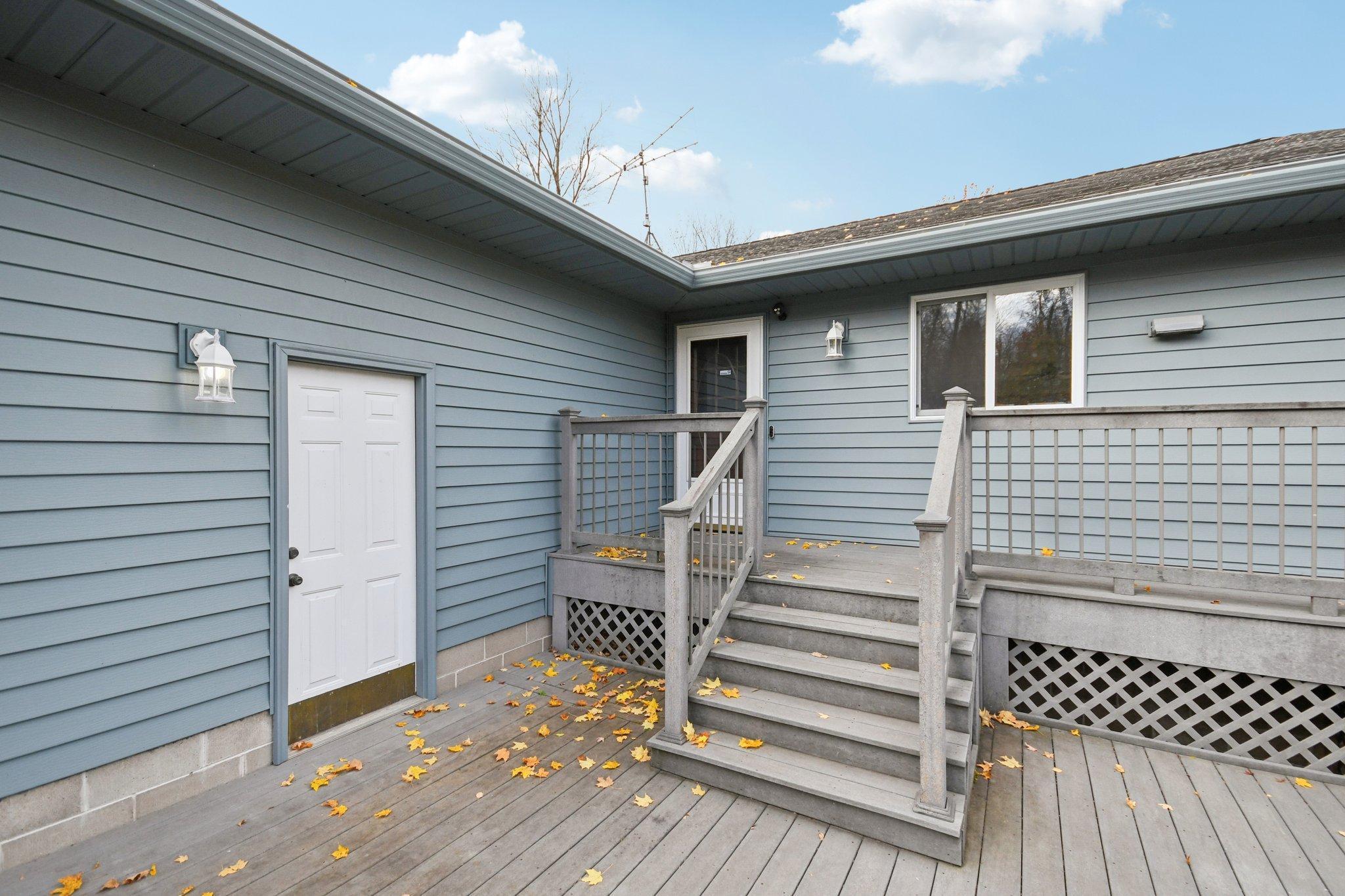 54-web-or-mls-Maple Ln-S2110-054.jpg