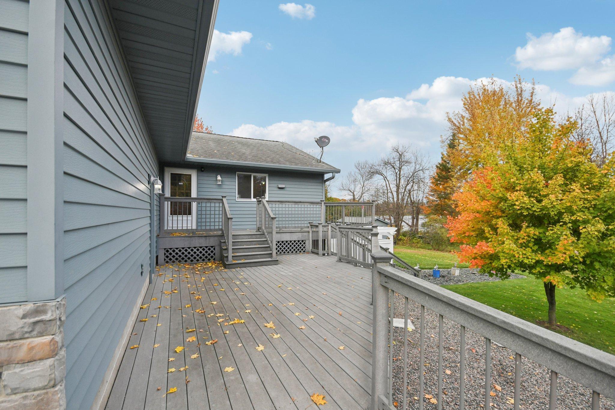 55-web-or-mls-Maple Ln-S2110-055.jpg