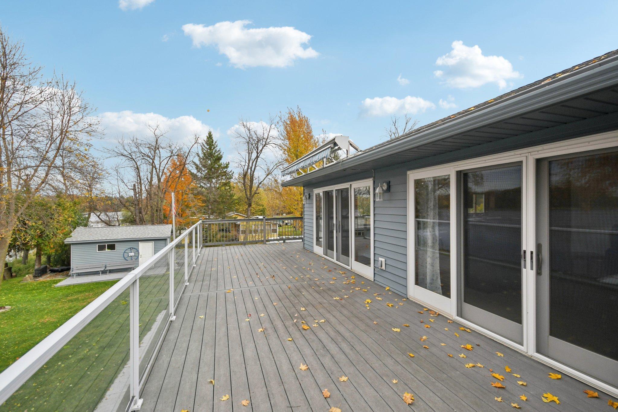 60-web-or-mls-Maple Ln-S2110-060.jpg