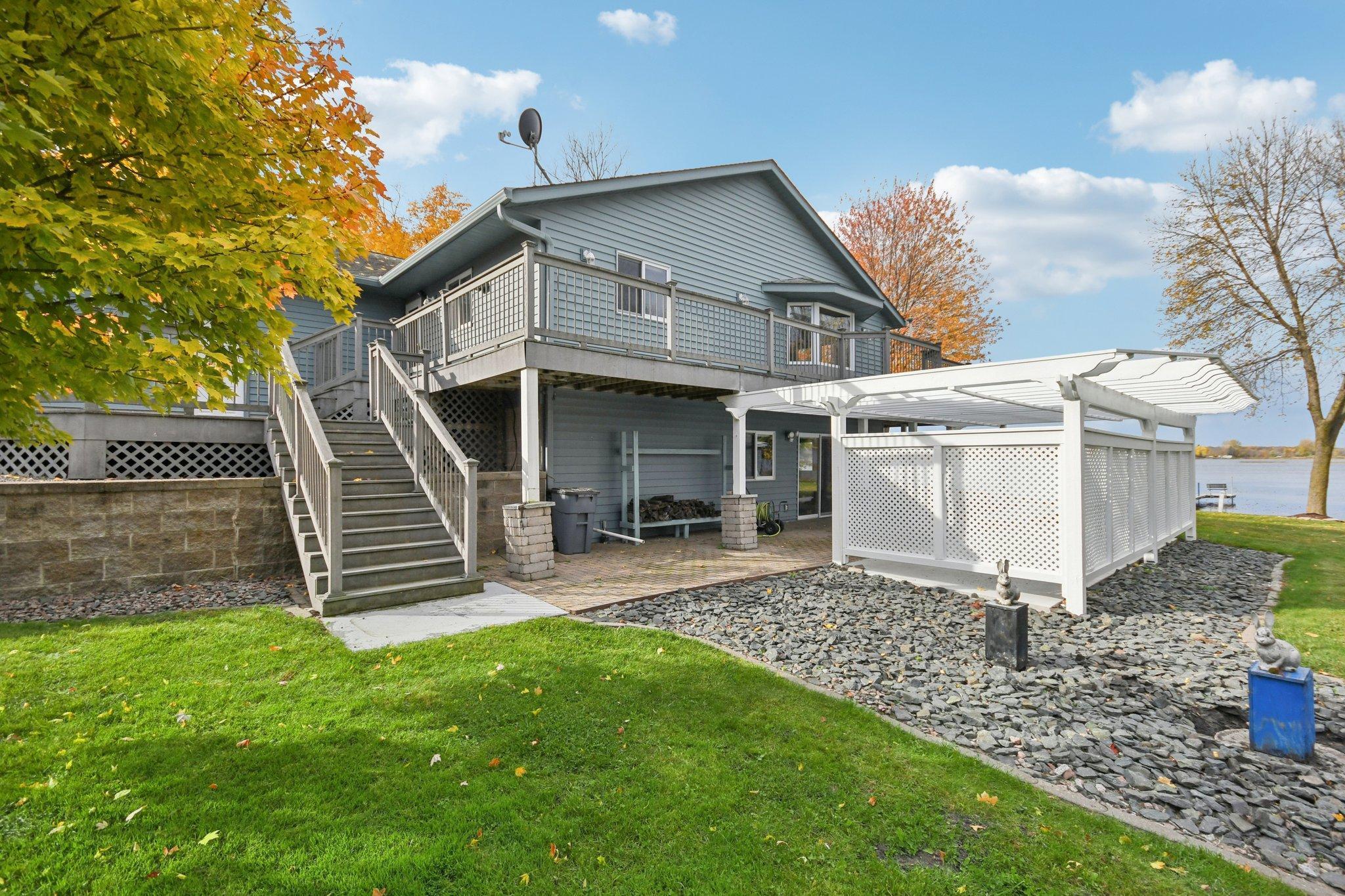 64-web-or-mls-Maple Ln-S2110-064.jpg