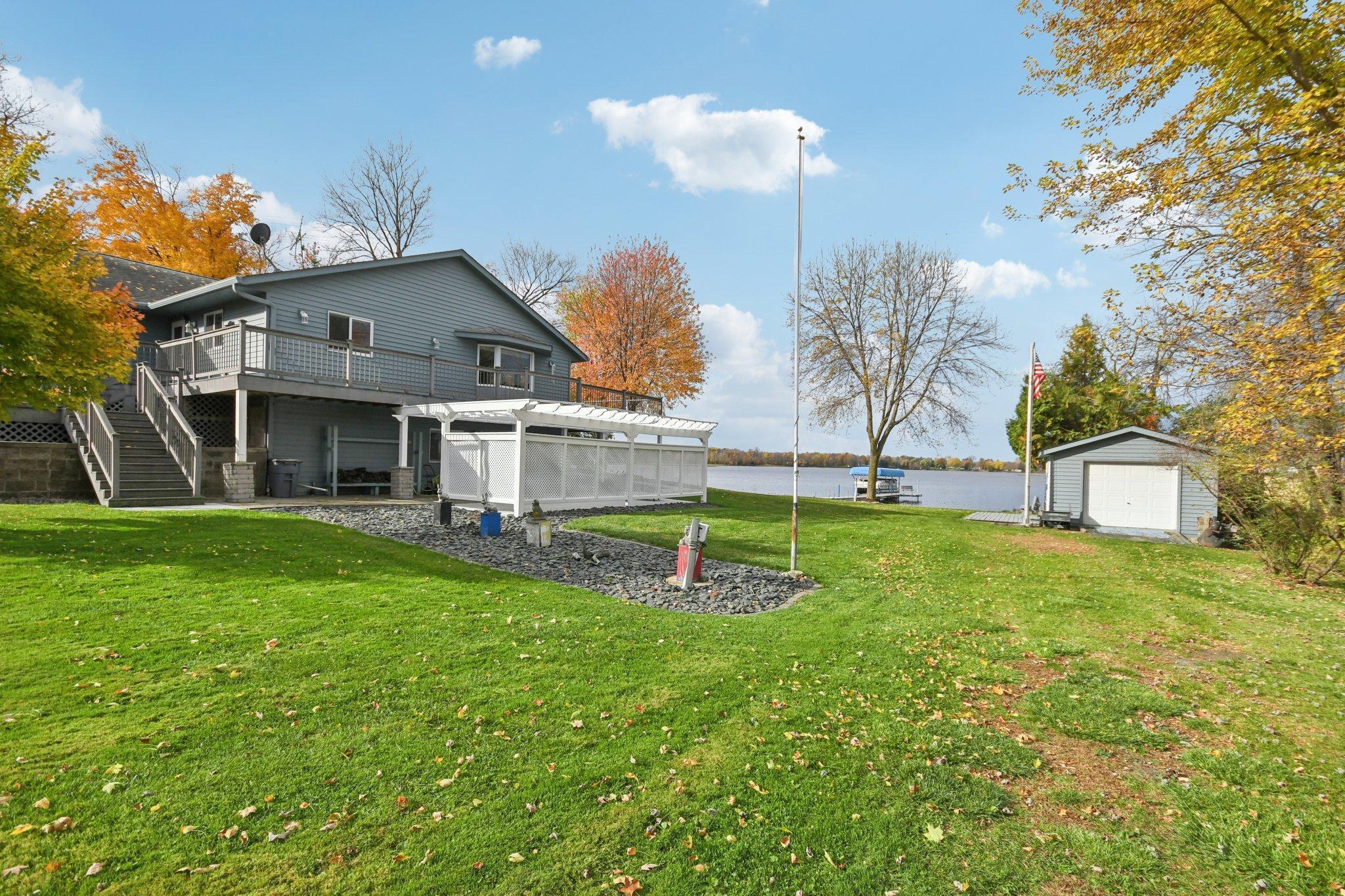 65-web-or-mls-Maple Ln-S2110-065.jpg