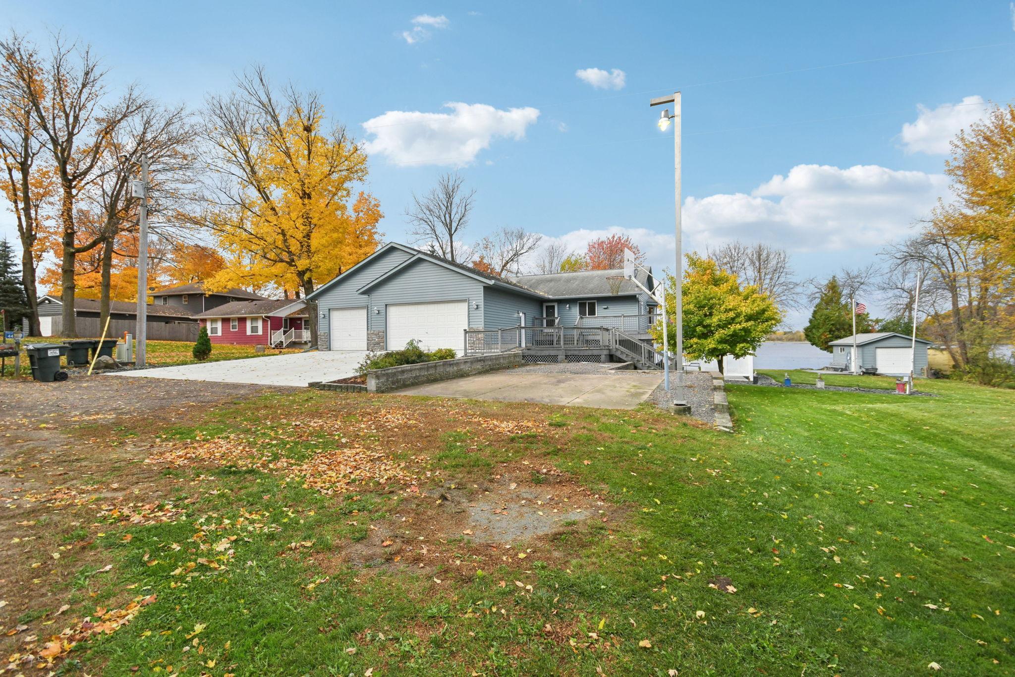 6-web-or-mls-4-print-Maple Ln-S2110-004 R.jpg