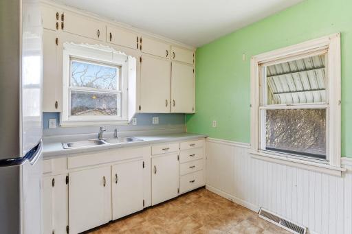 621 White Bear Avenue, Saint Paul, MN 55106