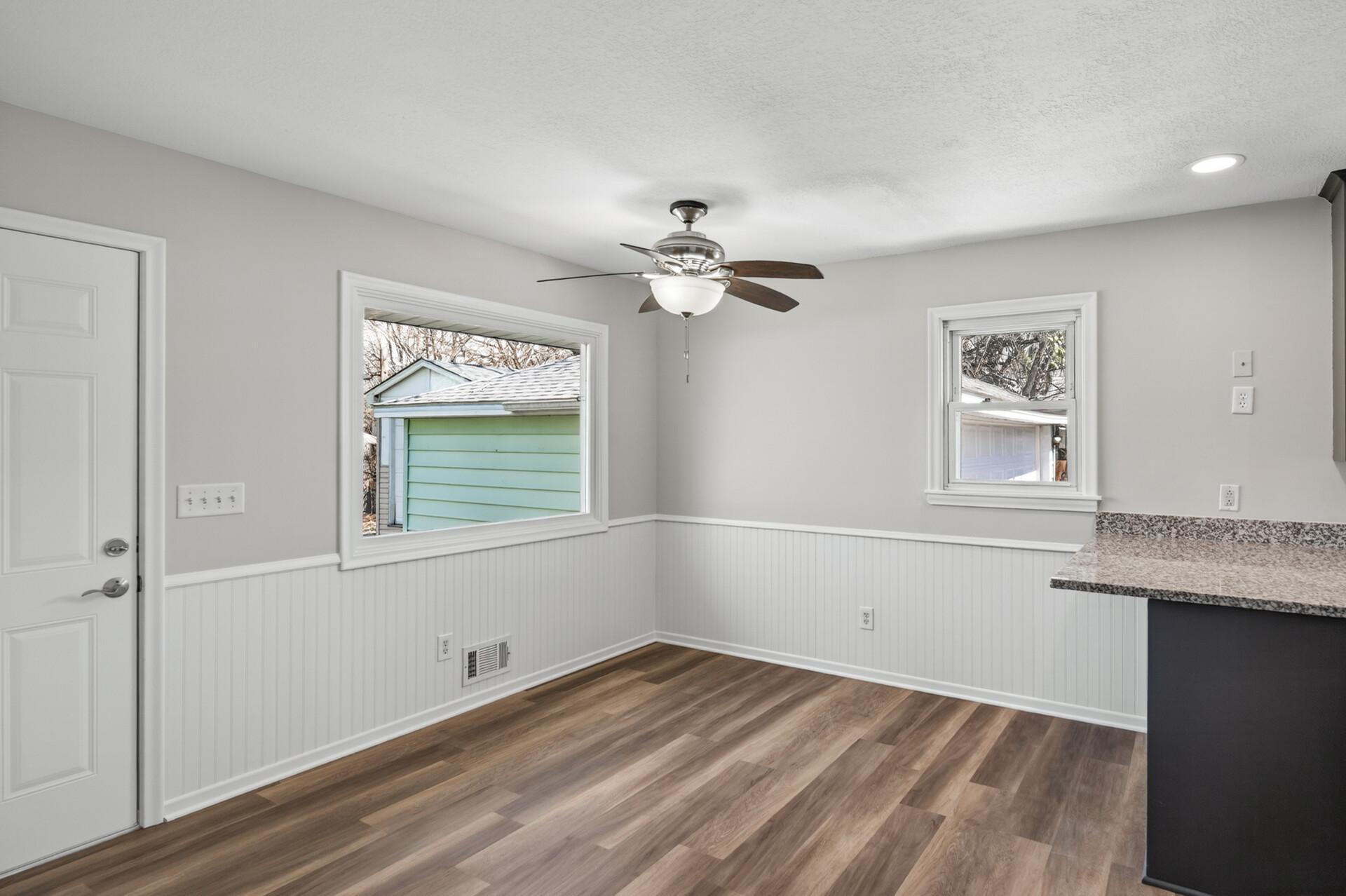 Complete with a ceiling fan for added comfort.