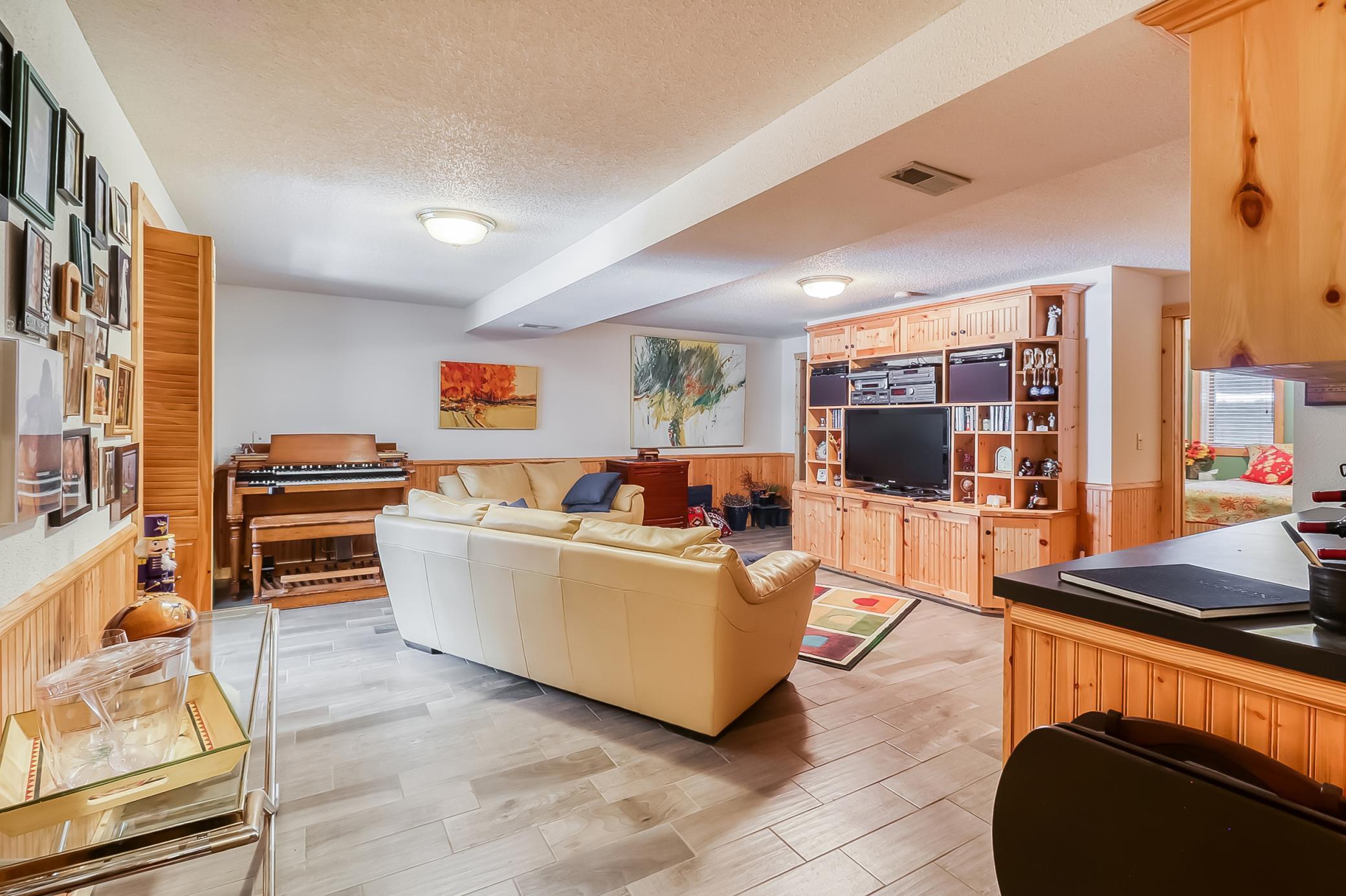 Basement Familyroom1_2.jpg