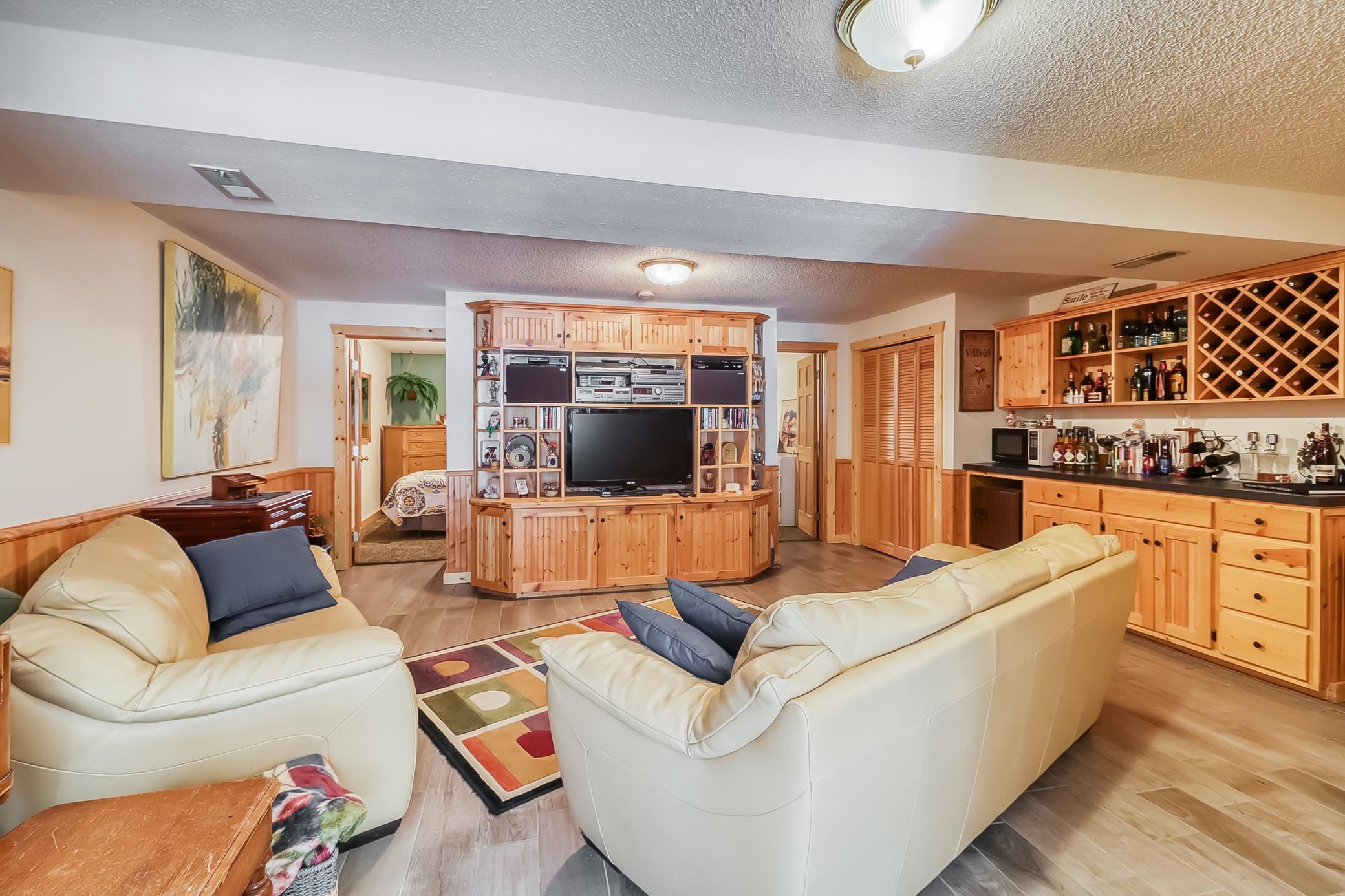 Basement Familyroom1_1.jpg