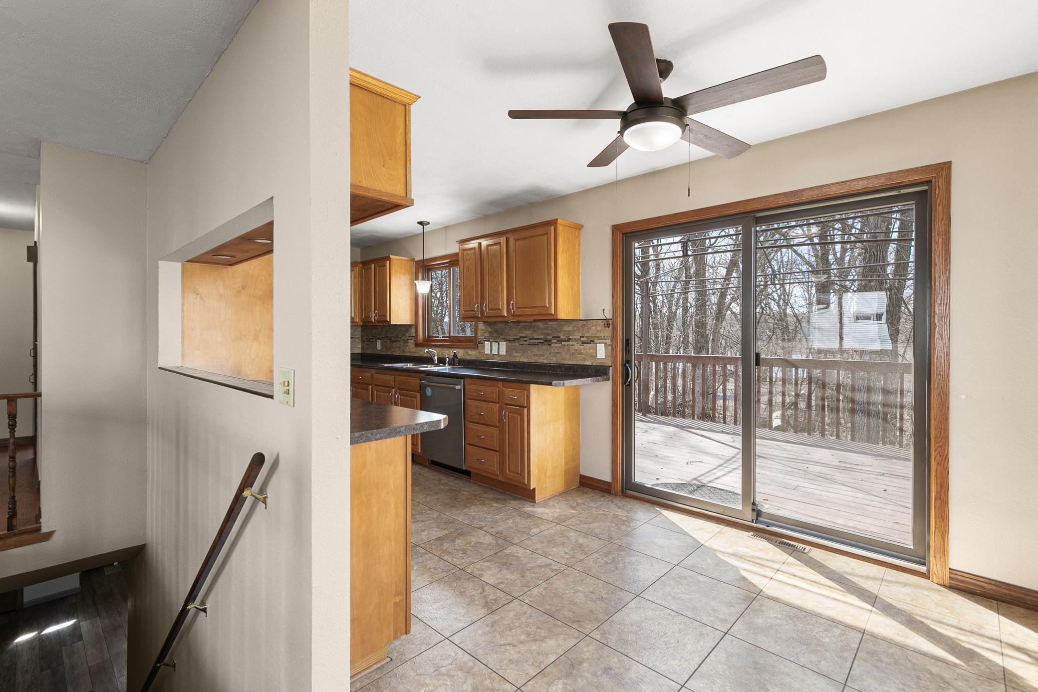 dining off of the kitchen