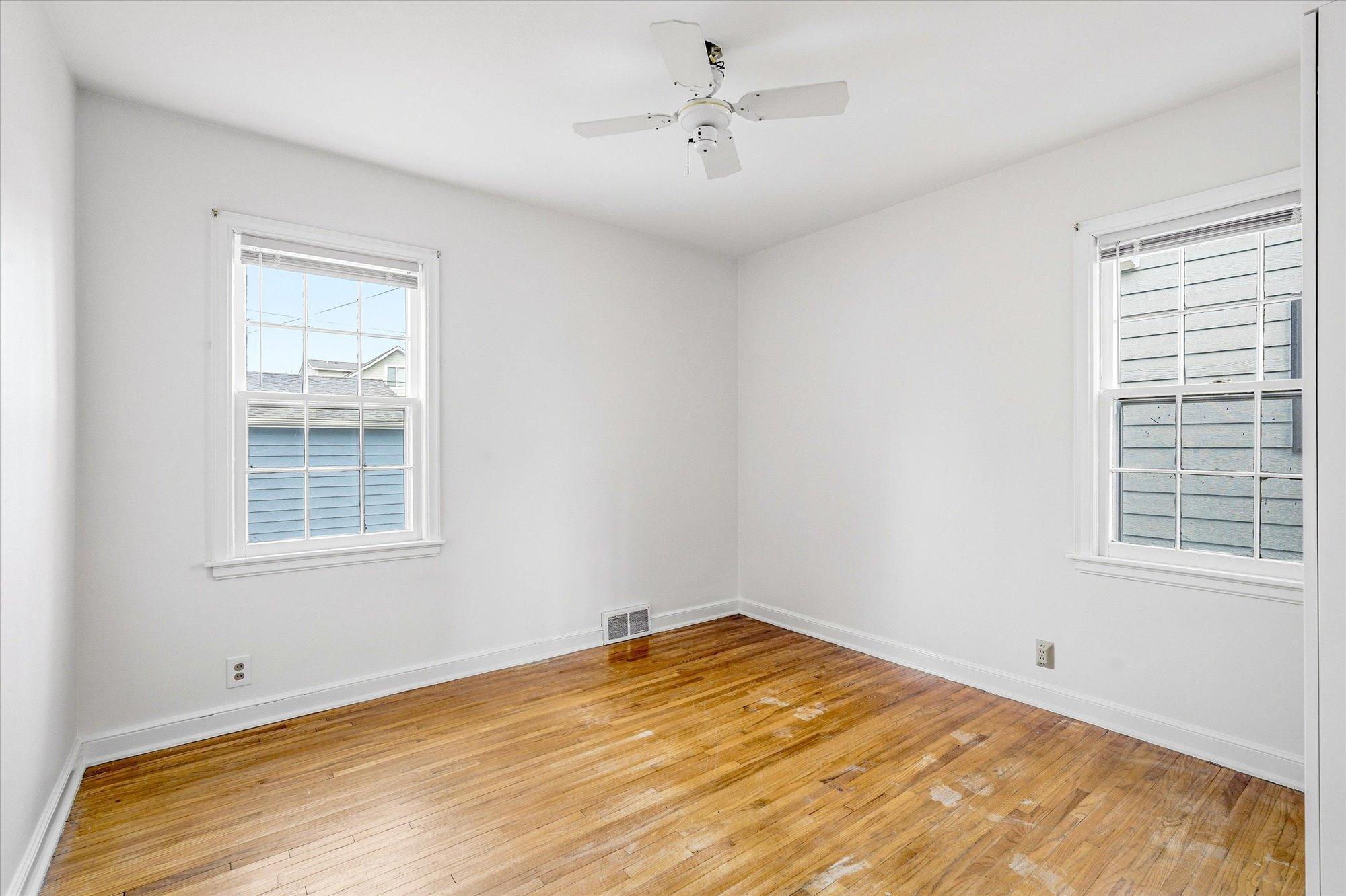 36-19th Ave SE-7.jpg