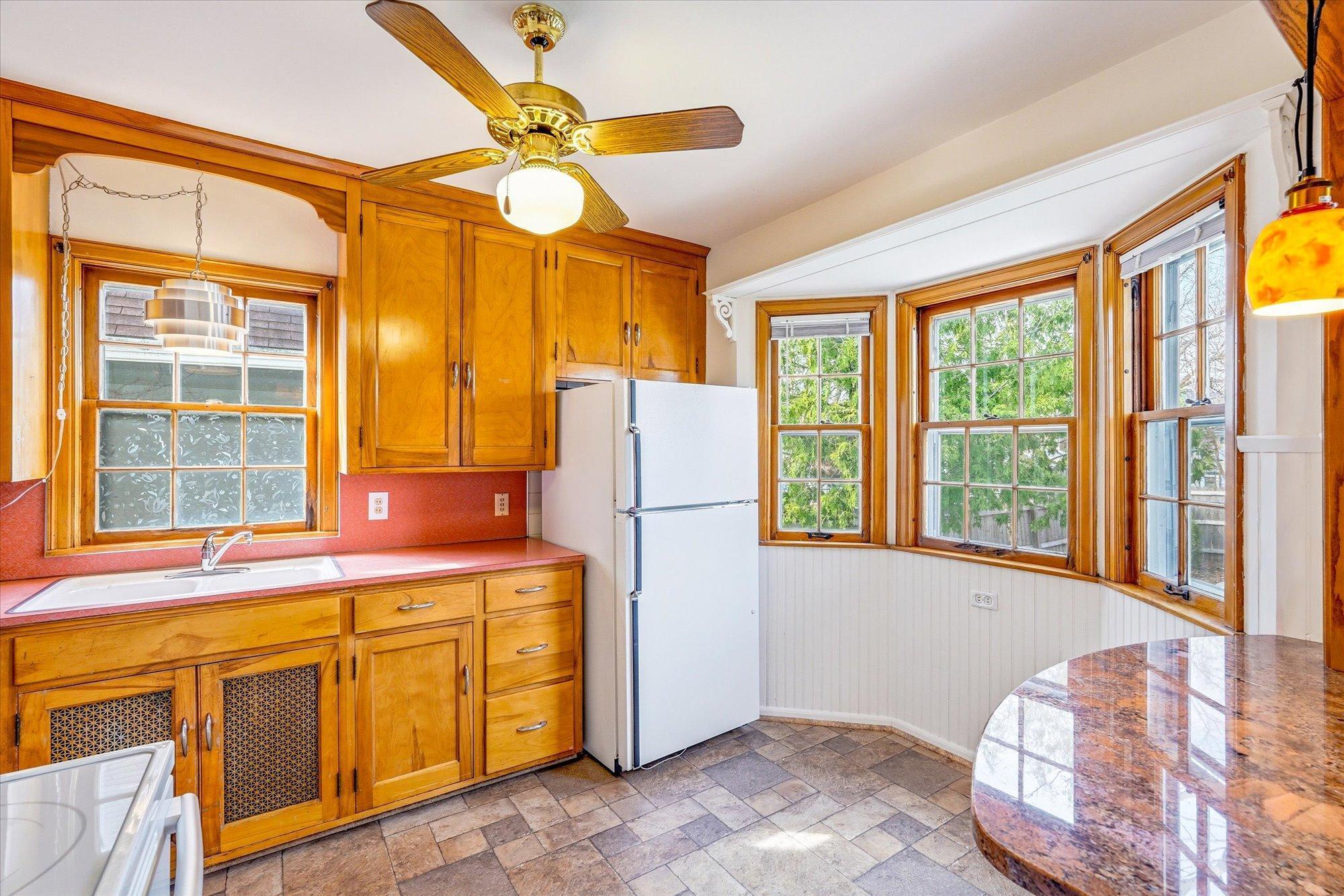 50-19th Ave SE-19.jpg