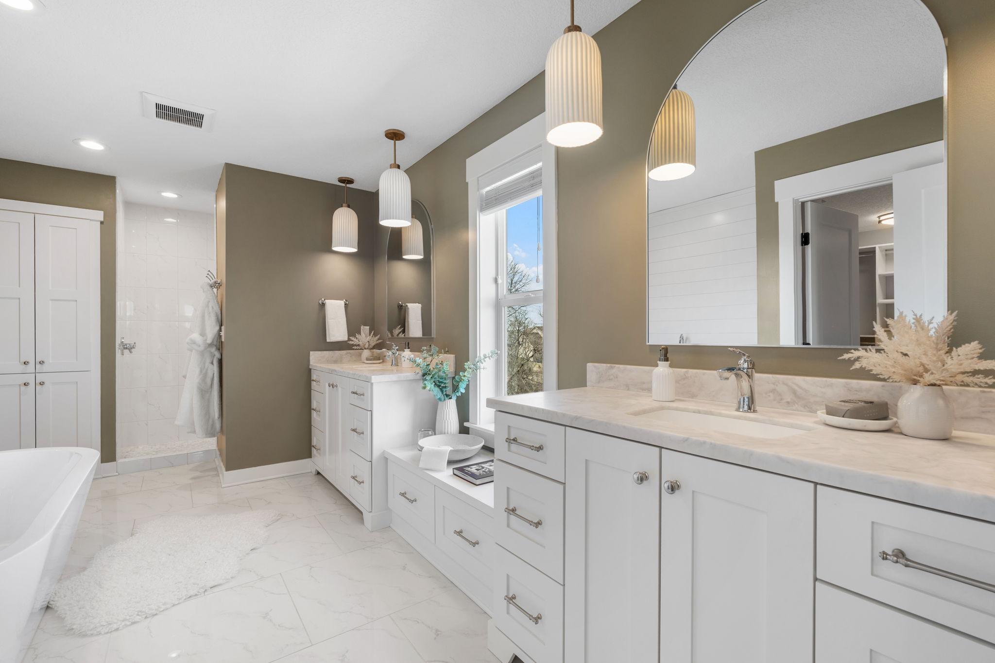 54-web-or-mls-18310 61st Ave N-54.jpg