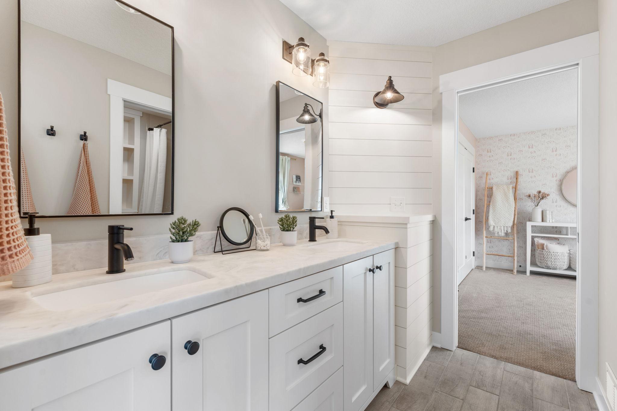 42-web-or-mls-18310 61st Ave N-42.jpg