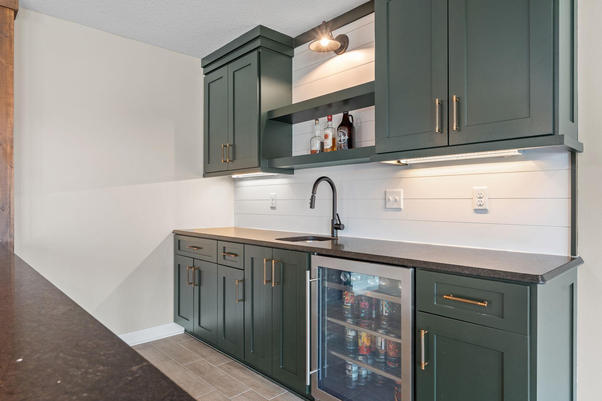 67-web-or-mls-18310 61st Ave N-67.jpg