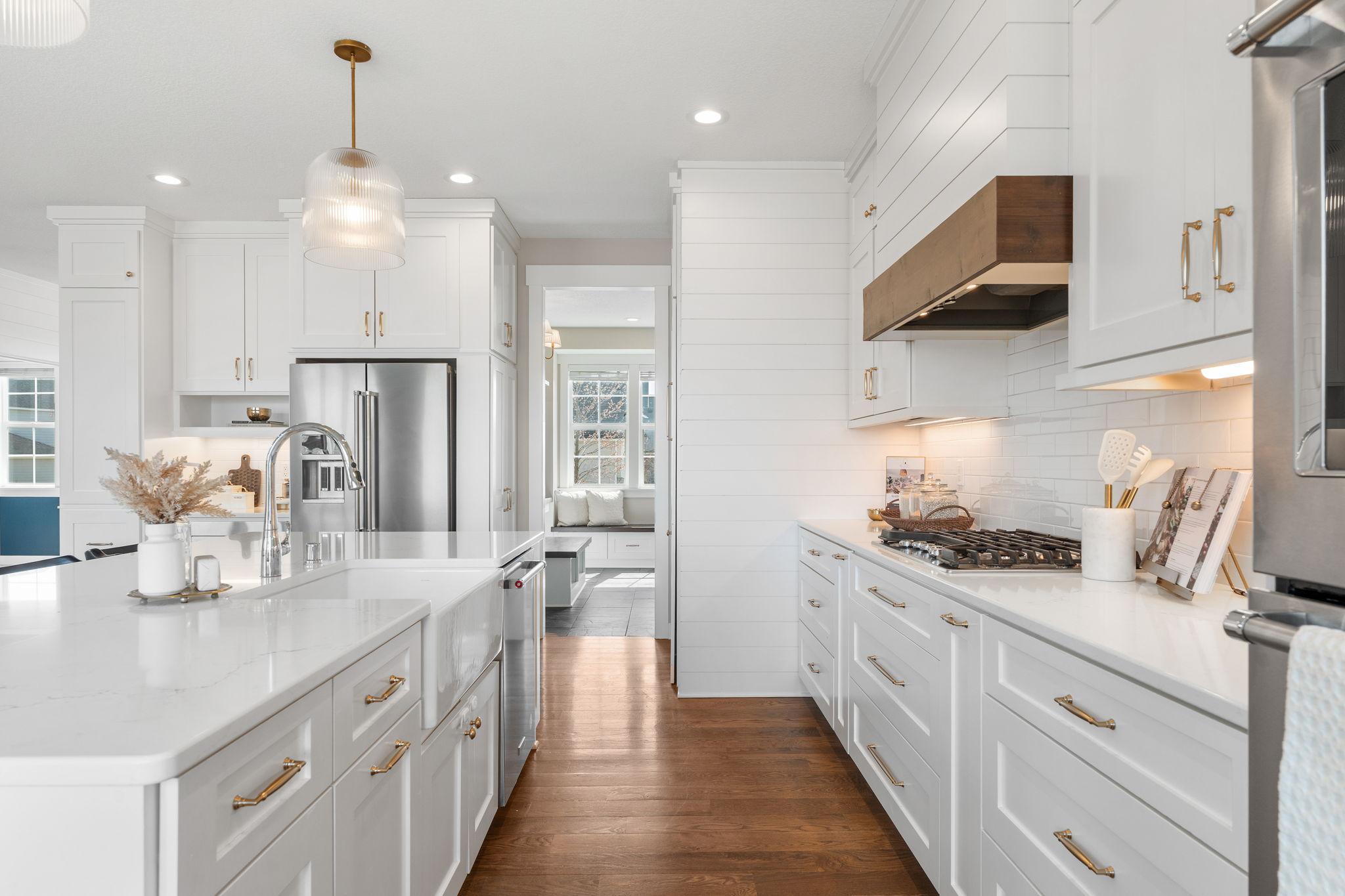 16-web-or-mls-18310 61st Ave N-16.jpg