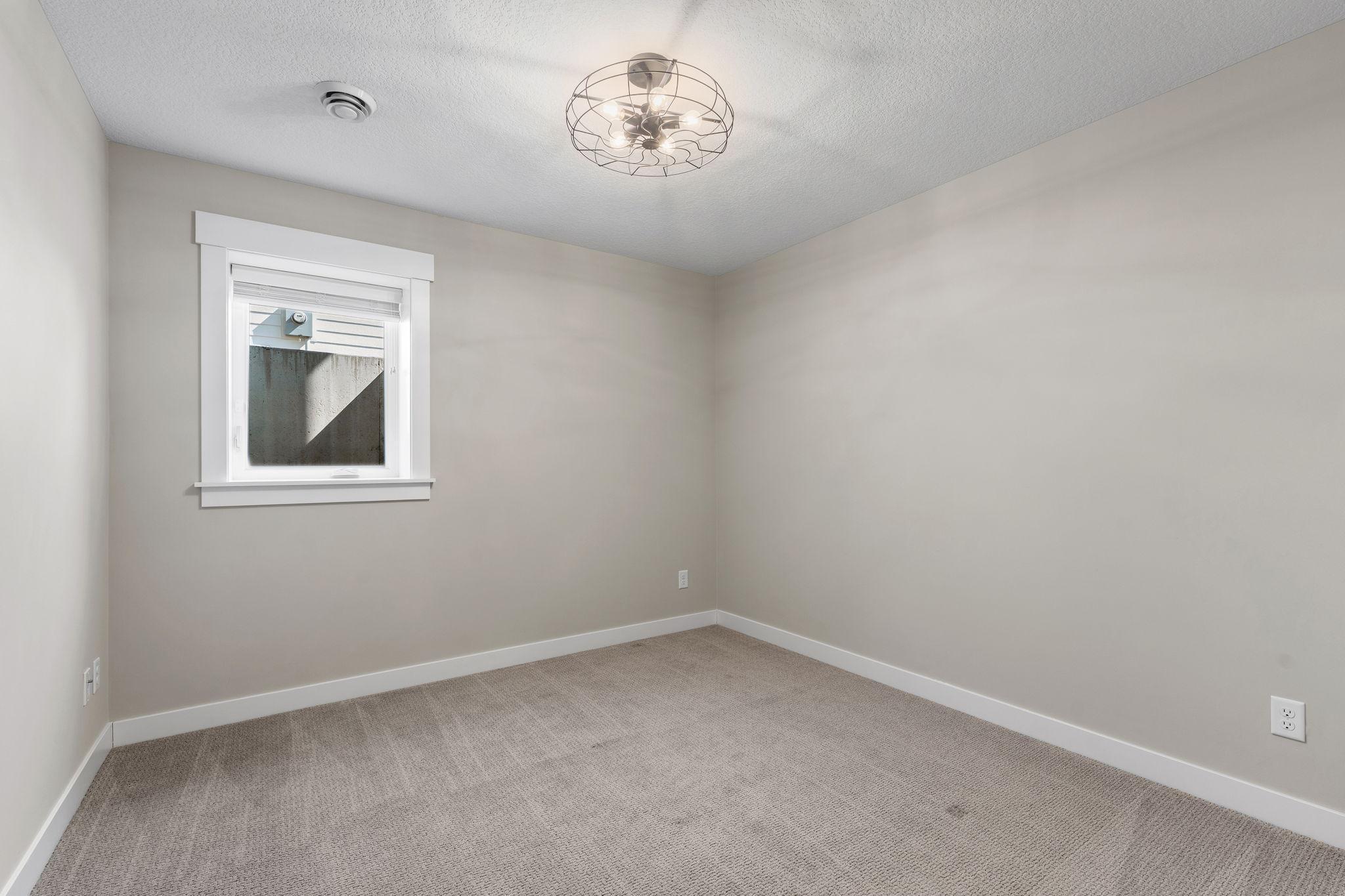 68-web-or-mls-18310 61st Ave N-68.jpg