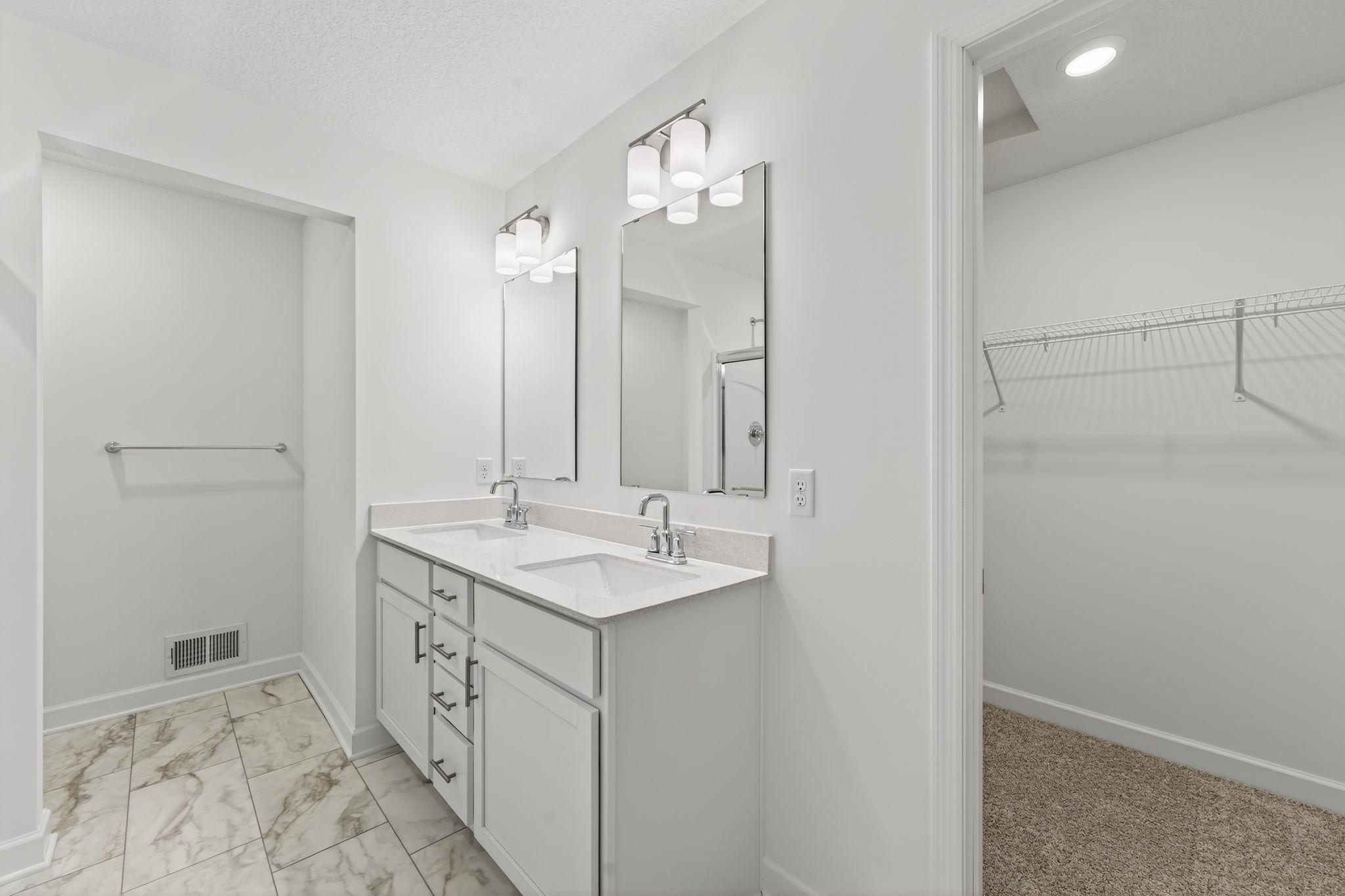 (Photo of a similar home, actual finishes may vary)