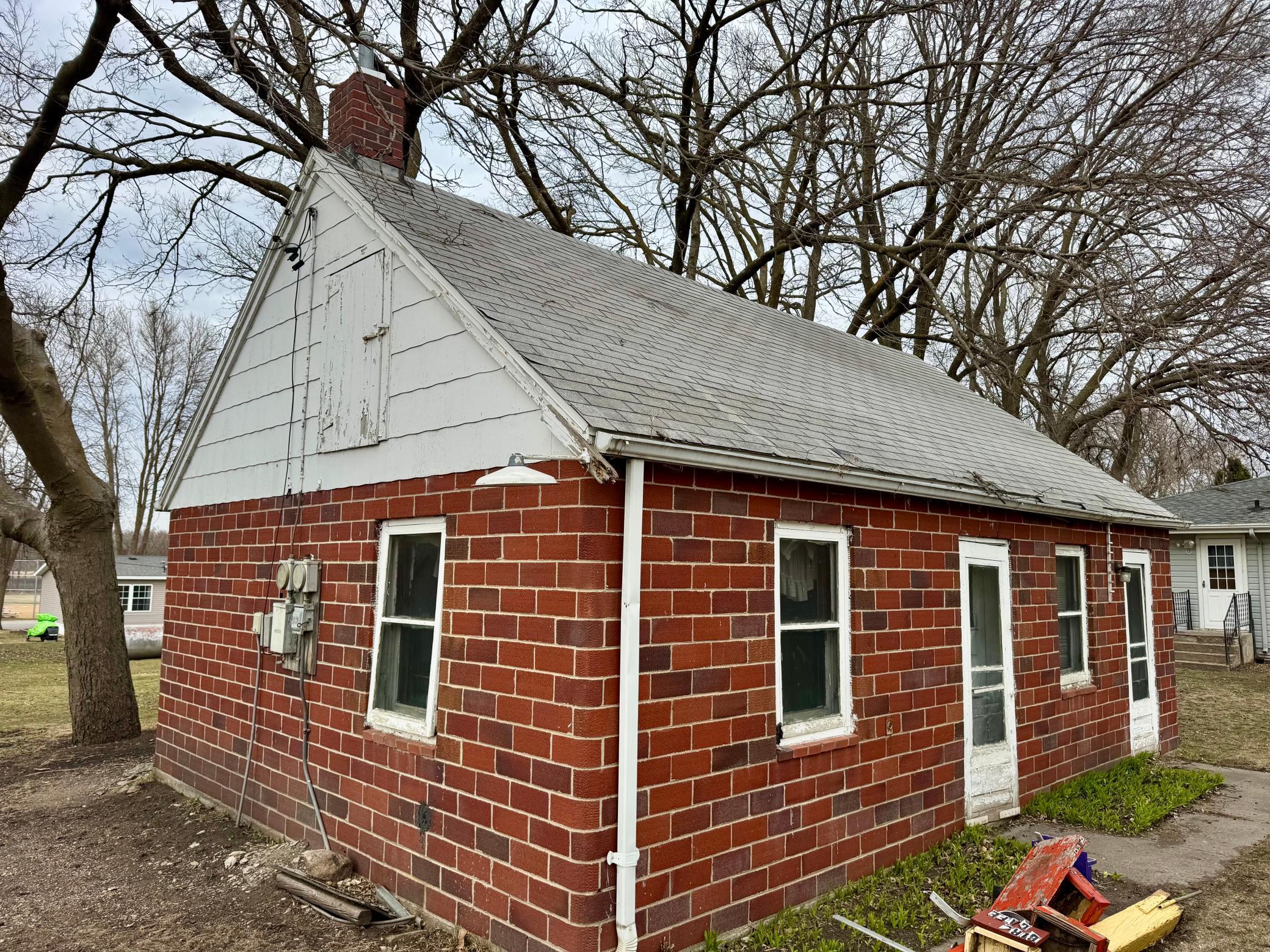 Guest house, currently used as storage shed