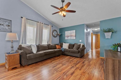 1106 Maplewood Avenue SW, Isanti, MN 55040
