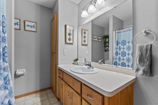 1106 Maplewood Avenue SW, Isanti, MN 55040