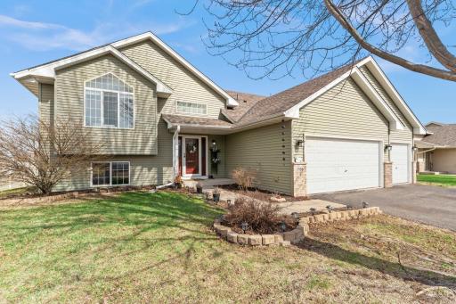 1106 Maplewood Avenue SW, Isanti, MN 55040