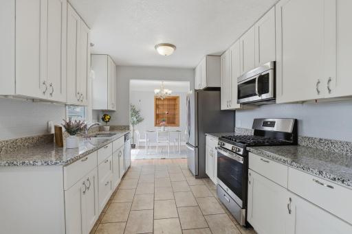 16-web-or-mls-2238_Berland_Pl_Saint_Paul_MN_013.jpg