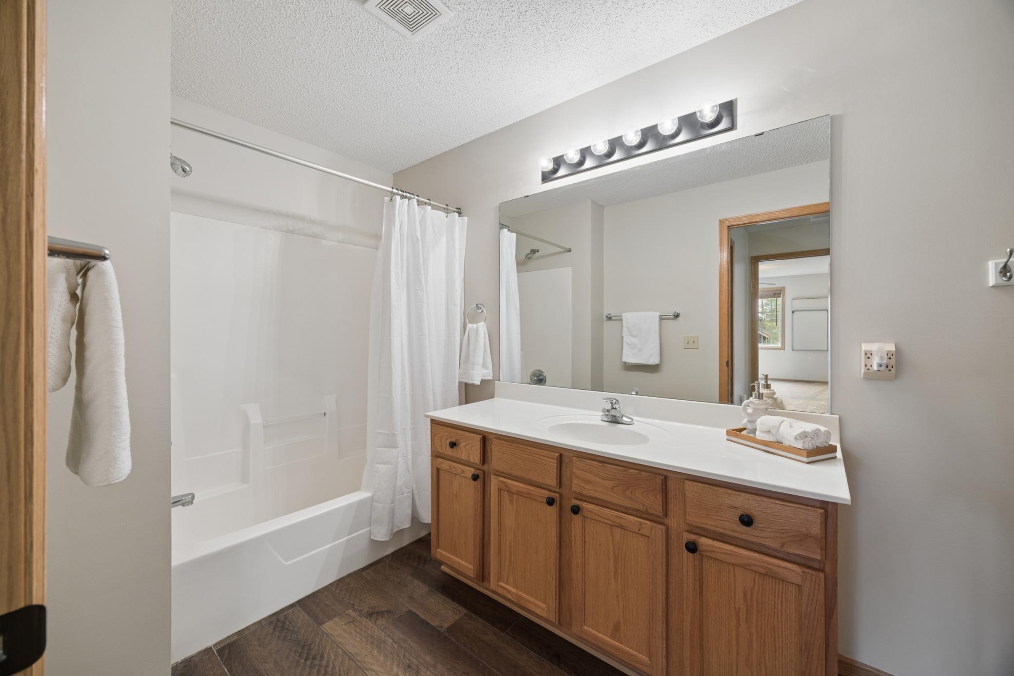 Large Main Bathroom