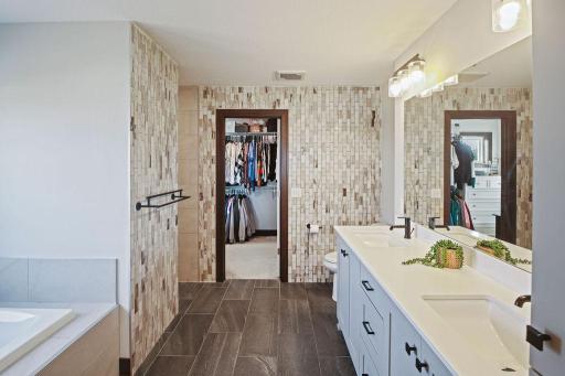 Master Bathroom En Suite With Walk In Closet