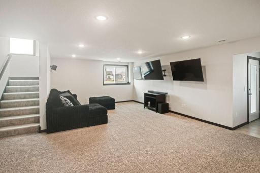 2120 Violet Lane, Faribault, MN 55021