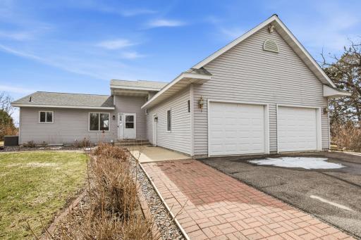12323 212th Avenue NE, New London, MN 56273
