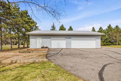12323 212th Avenue NE, New London, MN 56273