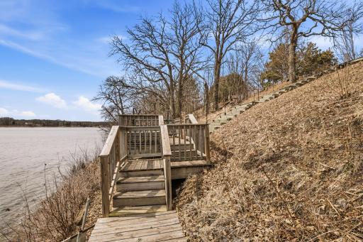 12323 212th Avenue NE, New London, MN 56273