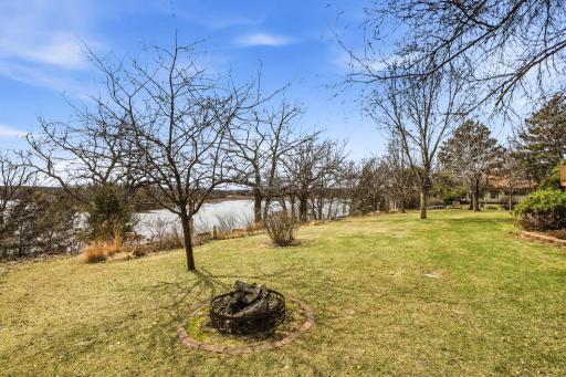 12323 212th Avenue NE, New London, MN 56273