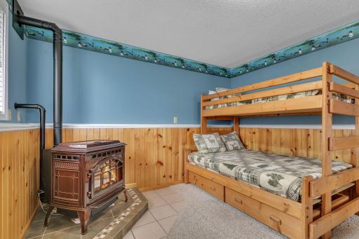 12323 212th Avenue NE, New London, MN 56273