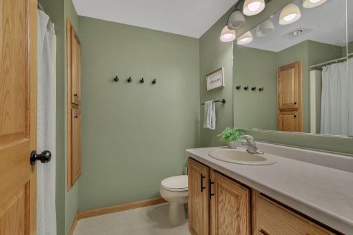 12323 212th Avenue NE, New London, MN 56273
