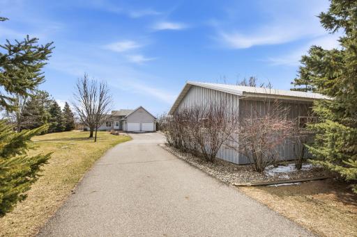 12323 212th Avenue NE, New London, MN 56273