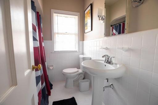 4064 Shoreline Drive, Robbinsdale, MN 55422