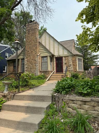 4064 Shoreline Drive, Robbinsdale, MN 55422