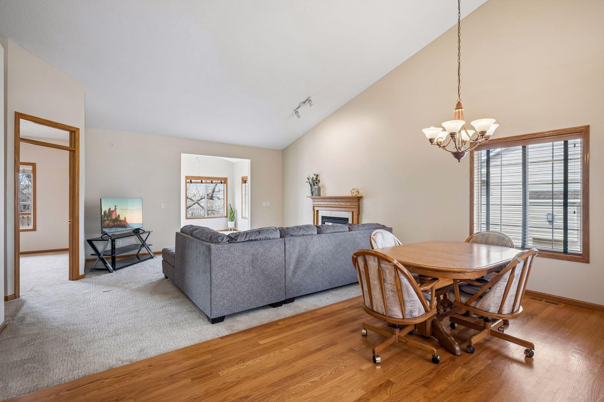 Eating Area and Living Room.