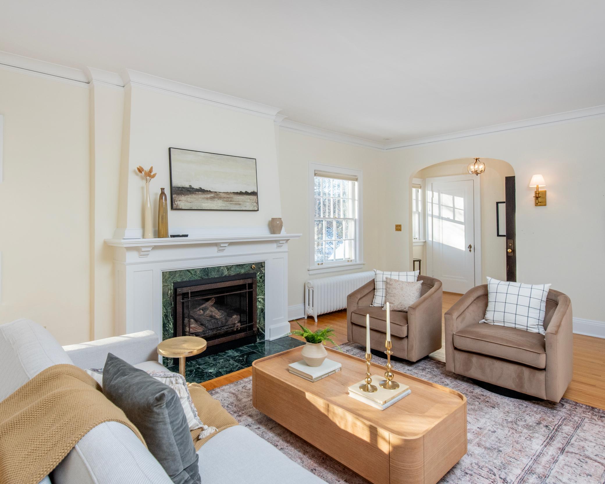 High ceilings with beautiful cove molding