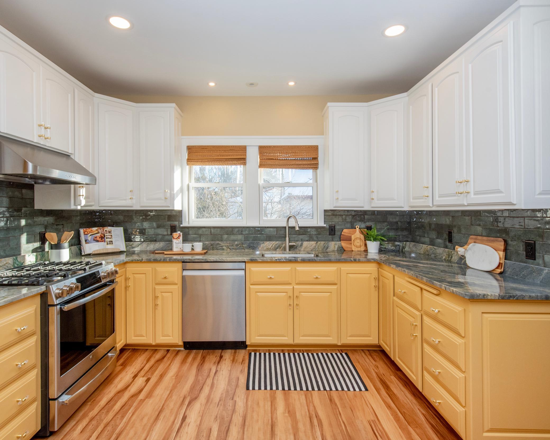 High quality kitchen with granite counter tops