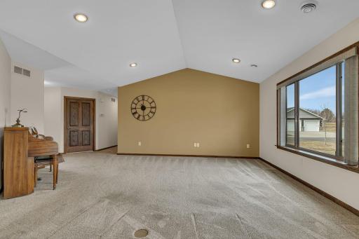 113 Glenview Loop, Saint Cloud, MN 56303