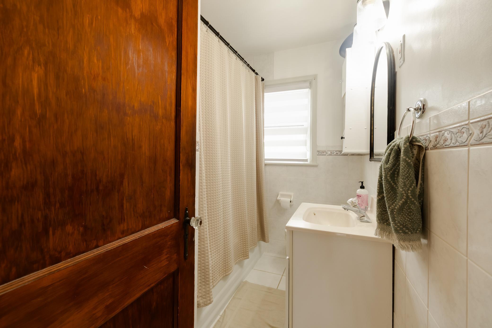 Main Floor Full Bathroom