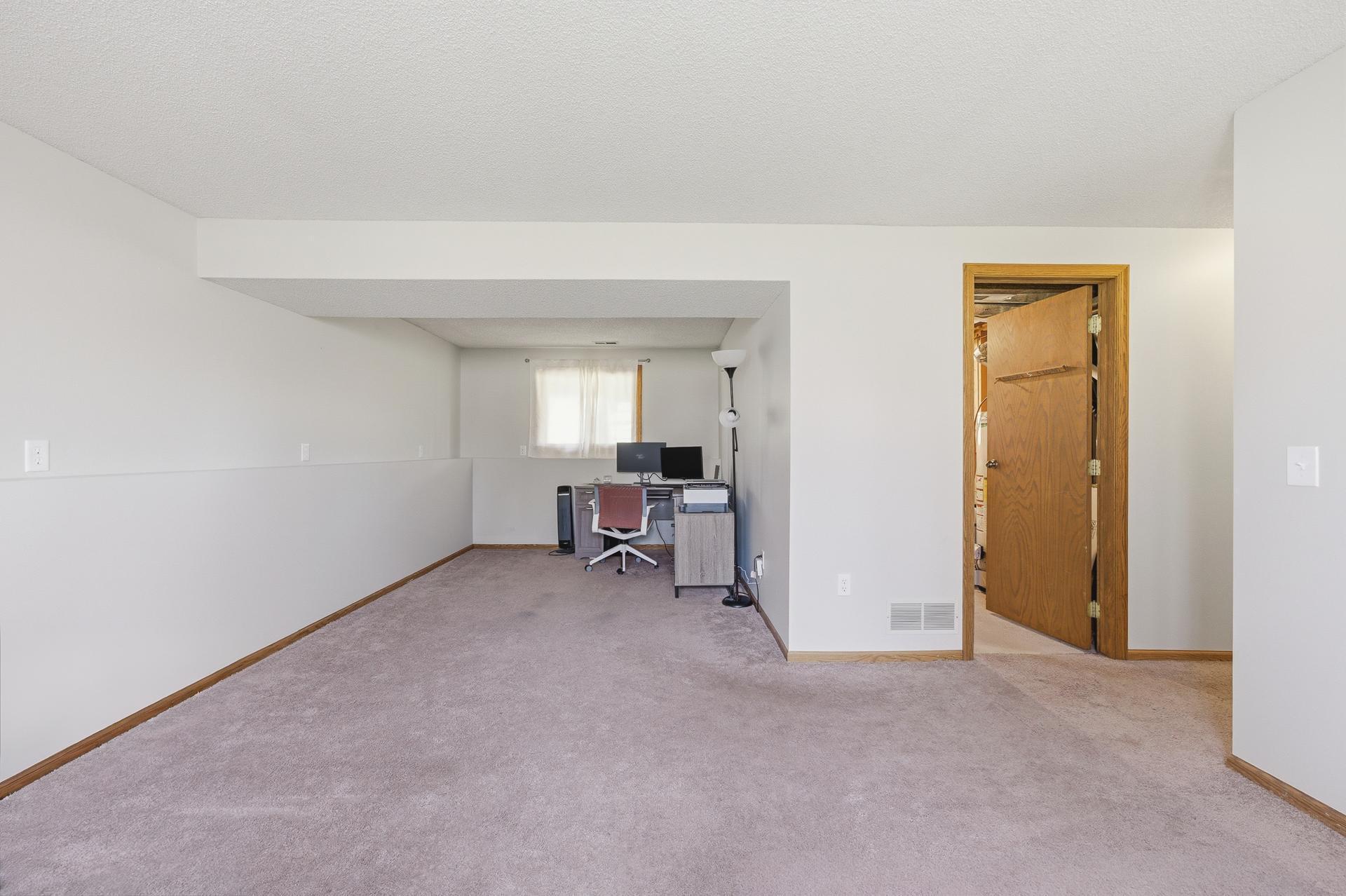 Nice spot for Office/Play/Workout!