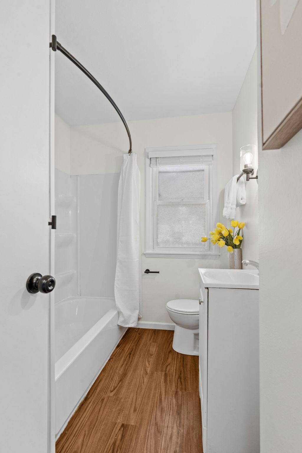 29-web-or-mls-3214 Dupont Ave-29.jpg