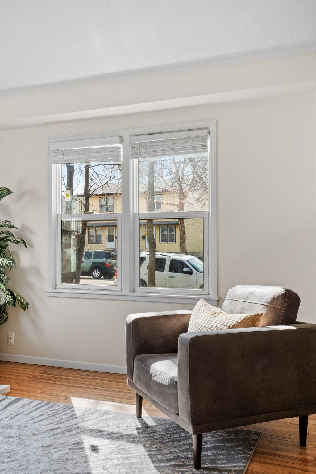 15-web-or-mls-3214 Dupont Ave-15.jpg