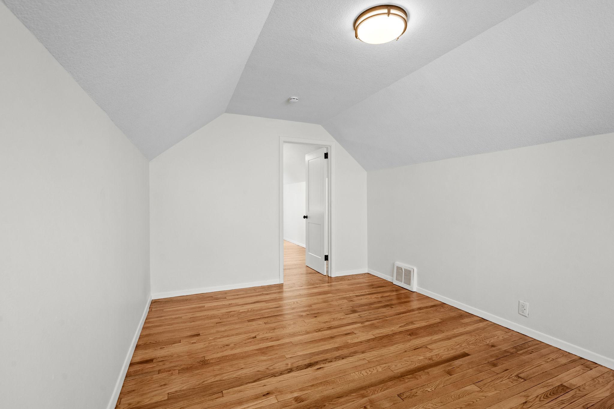 34-web-or-mls-3214 Dupont Ave-34.jpg