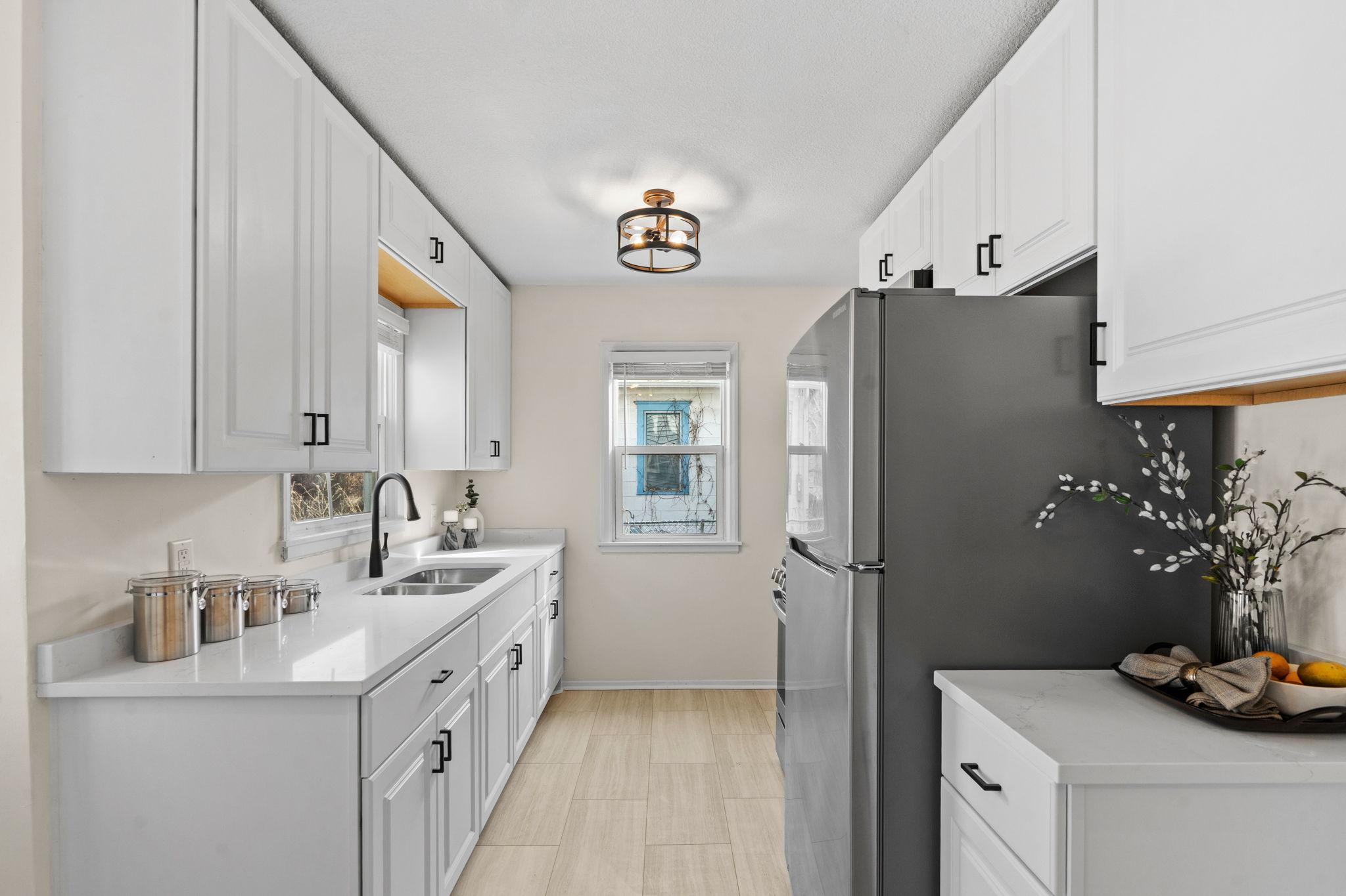 19-web-or-mls-3214 Dupont Ave-19.jpg