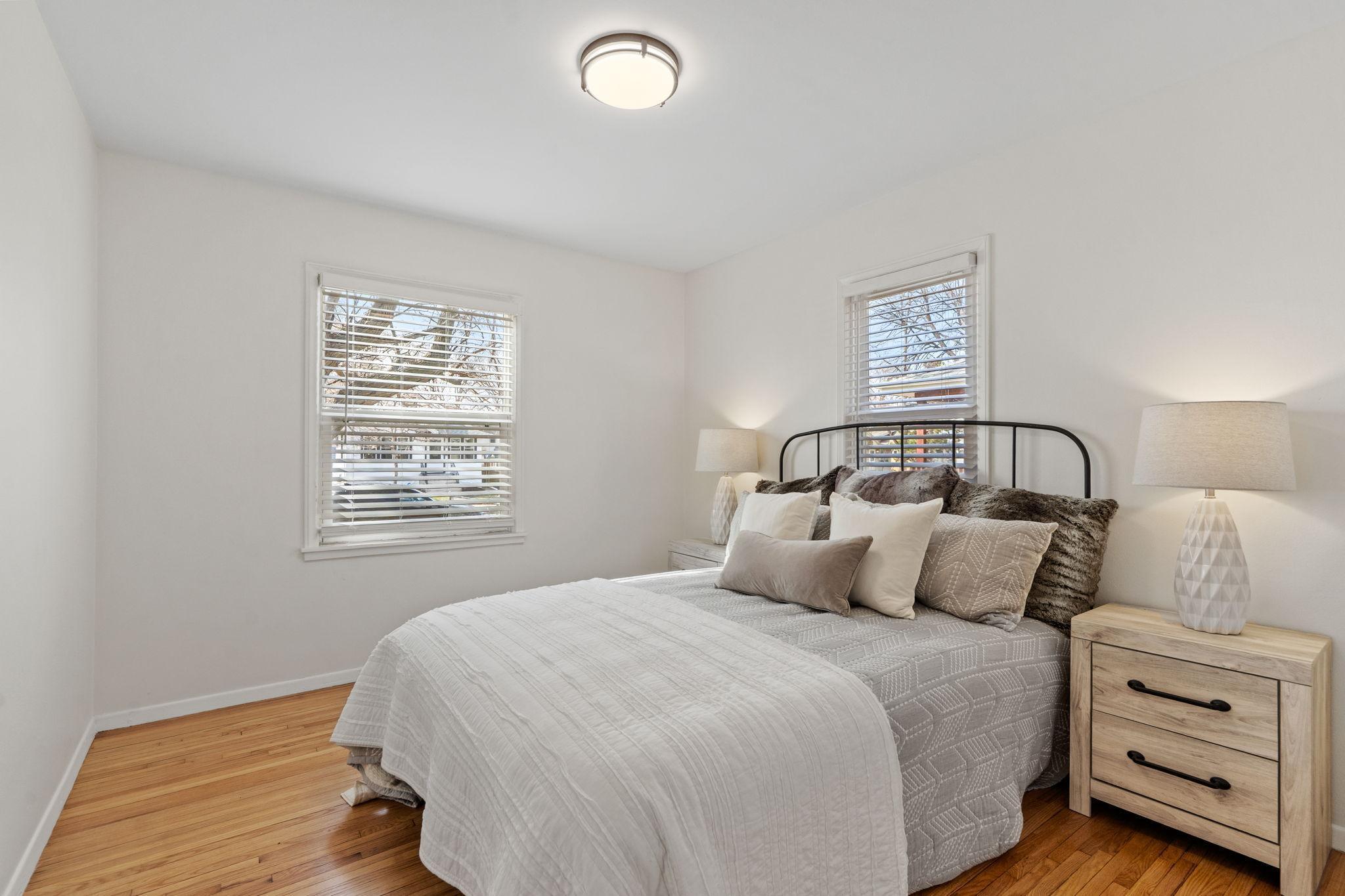 24-web-or-mls-3214 Dupont Ave-24.jpg