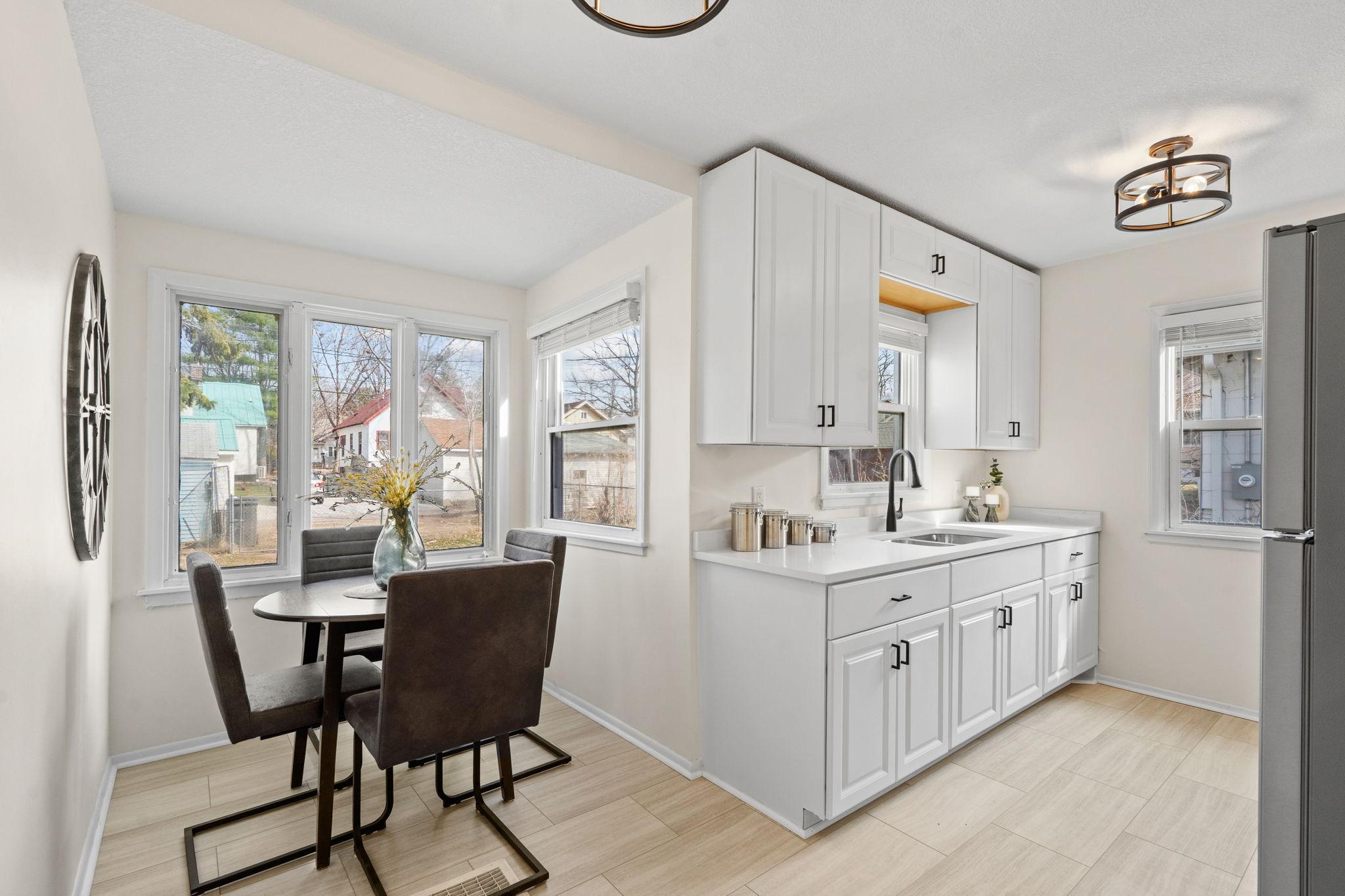 16-web-or-mls-3214 Dupont Ave-16.jpg